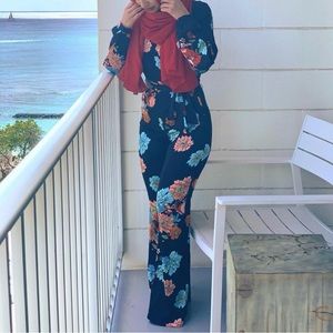 FLORAL JUMPSUIT!